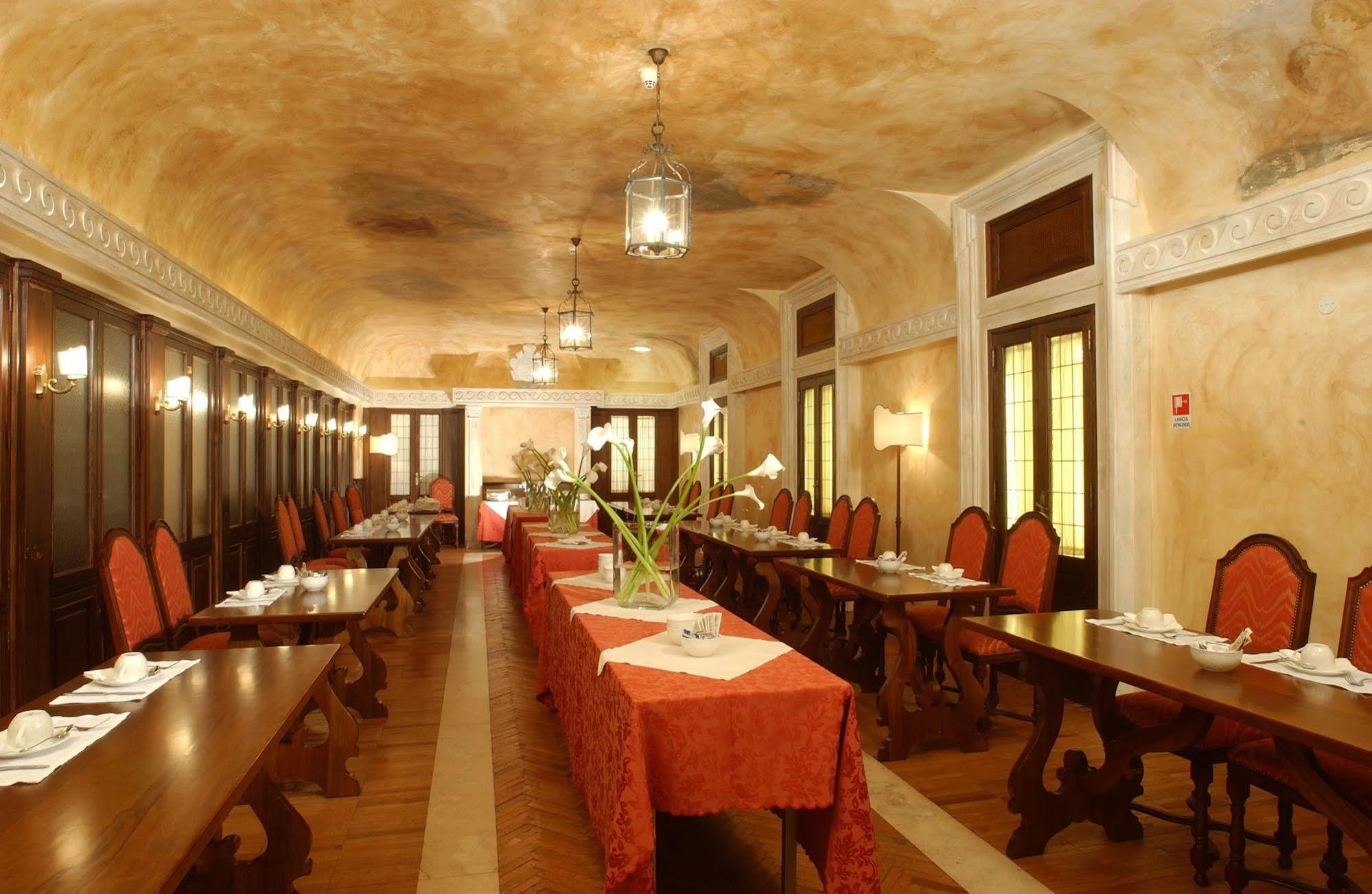 Hotel Palazzo Cardinal Cesi Rom Exterior foto